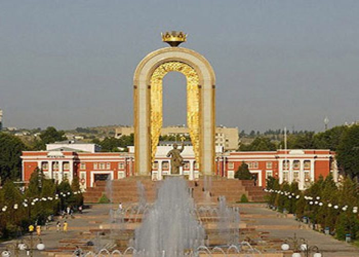 امضا-تفاهم-نامه-همکاری-گروه-کارخانجات-ماشین-سازی-ماهان-با-شرکت-cjsc